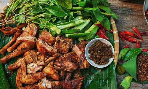 g&agrave; nước hạt mắc kh&eacute;n