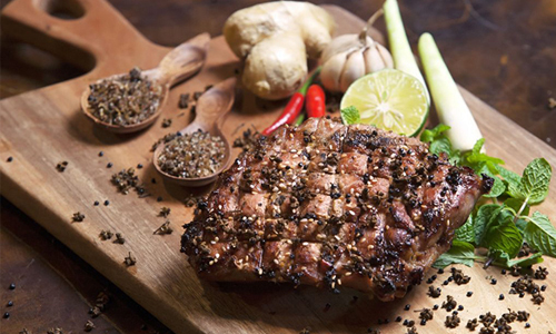 thịt nướng hạt mắc kh&eacute;n