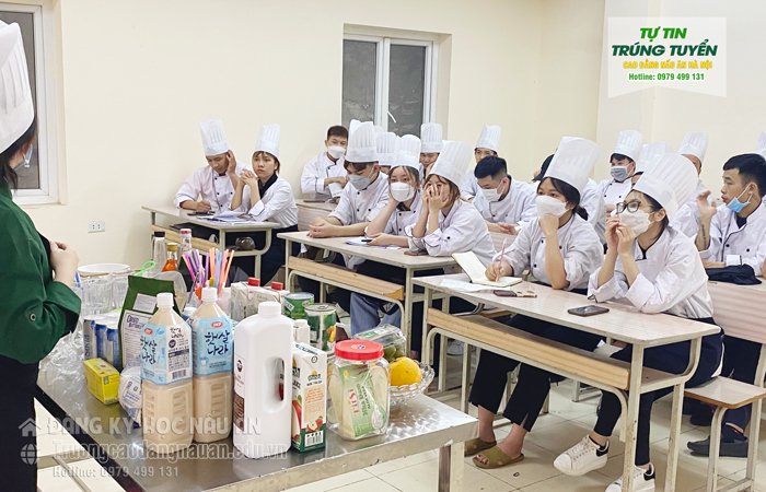 Lớp thực hành pha chế - Cao đẳng nấu ăn Hà Nội