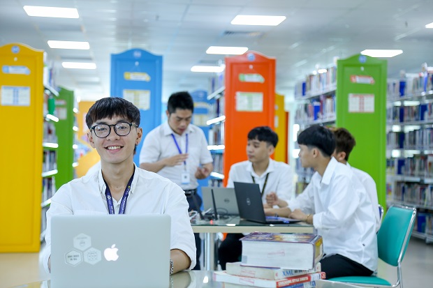 Cơ Sở Vật Chất Hiện Đại Đại học C&ocirc;ng nghệ TP. HCM