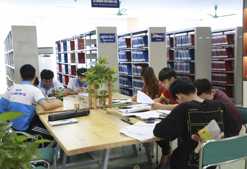 Hoạt động nghi&ecirc;n cứu khoa học Đại học Giao th&ocirc;ng Vận tải