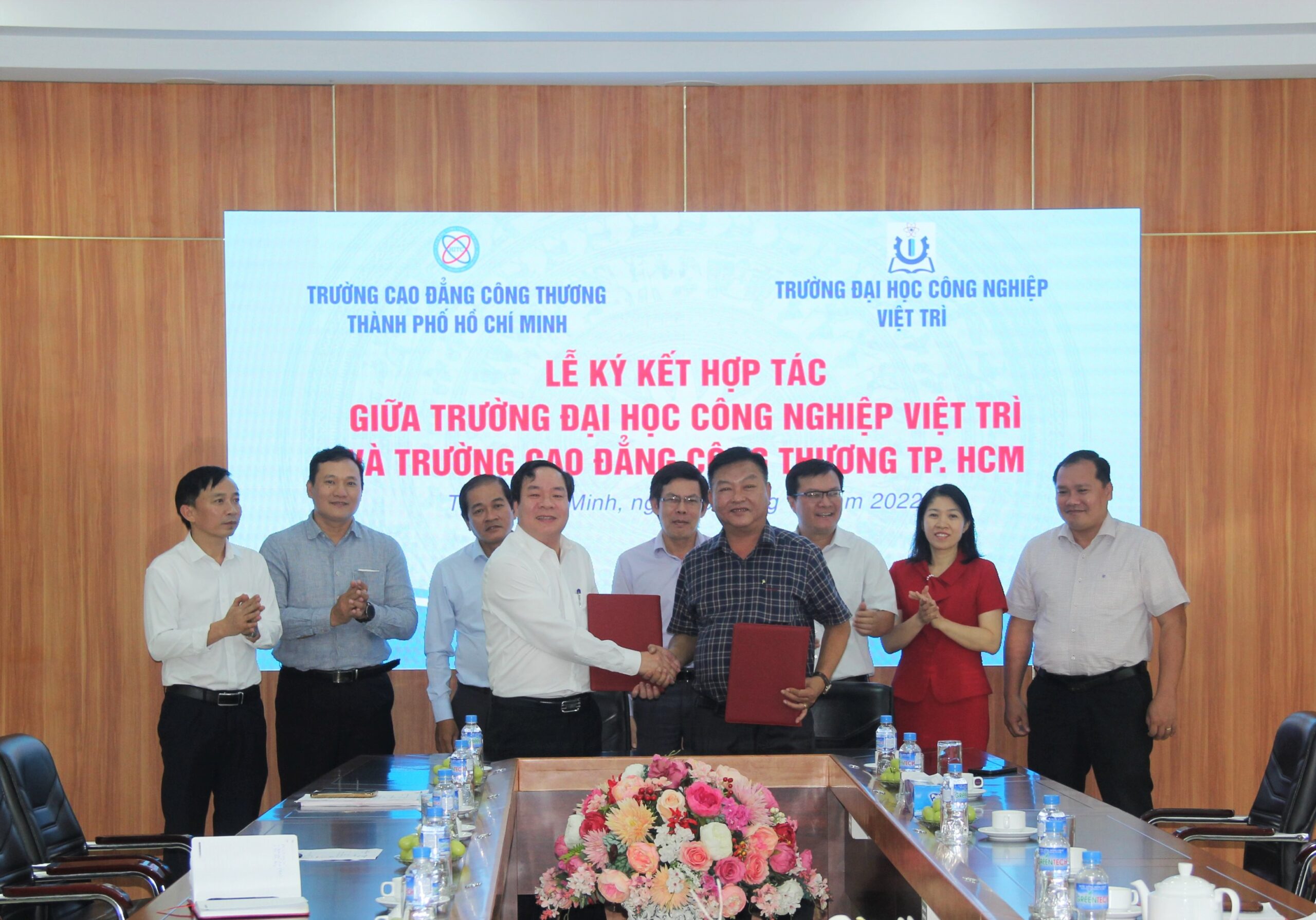 Trường Đại Học C&ocirc;ng Nghiệp Việt Tr&igrave; Hợp T&aacute;c Quốc Tế v&agrave; Doanh Nghiệp