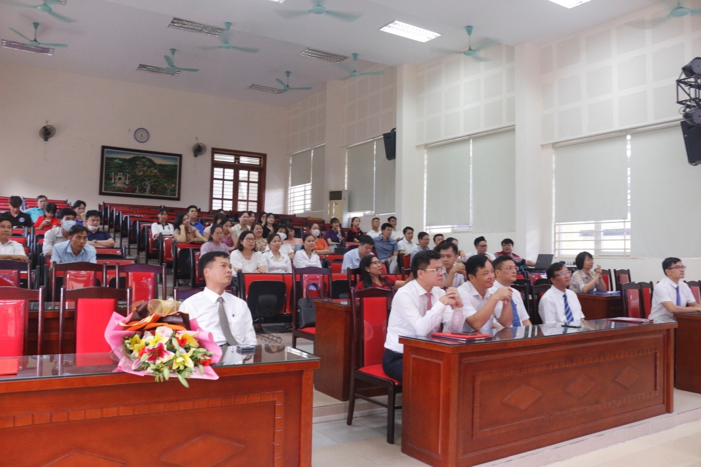 Cơ cấu tổ chức Trường Đại học Kinh tế v&agrave; Quản trị Kinh doanh
