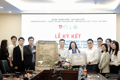 Hoạt động nghi&ecirc;n cứu khoa học v&agrave; hợp t&aacute;c quốc tế Trường Đại học Y Dược