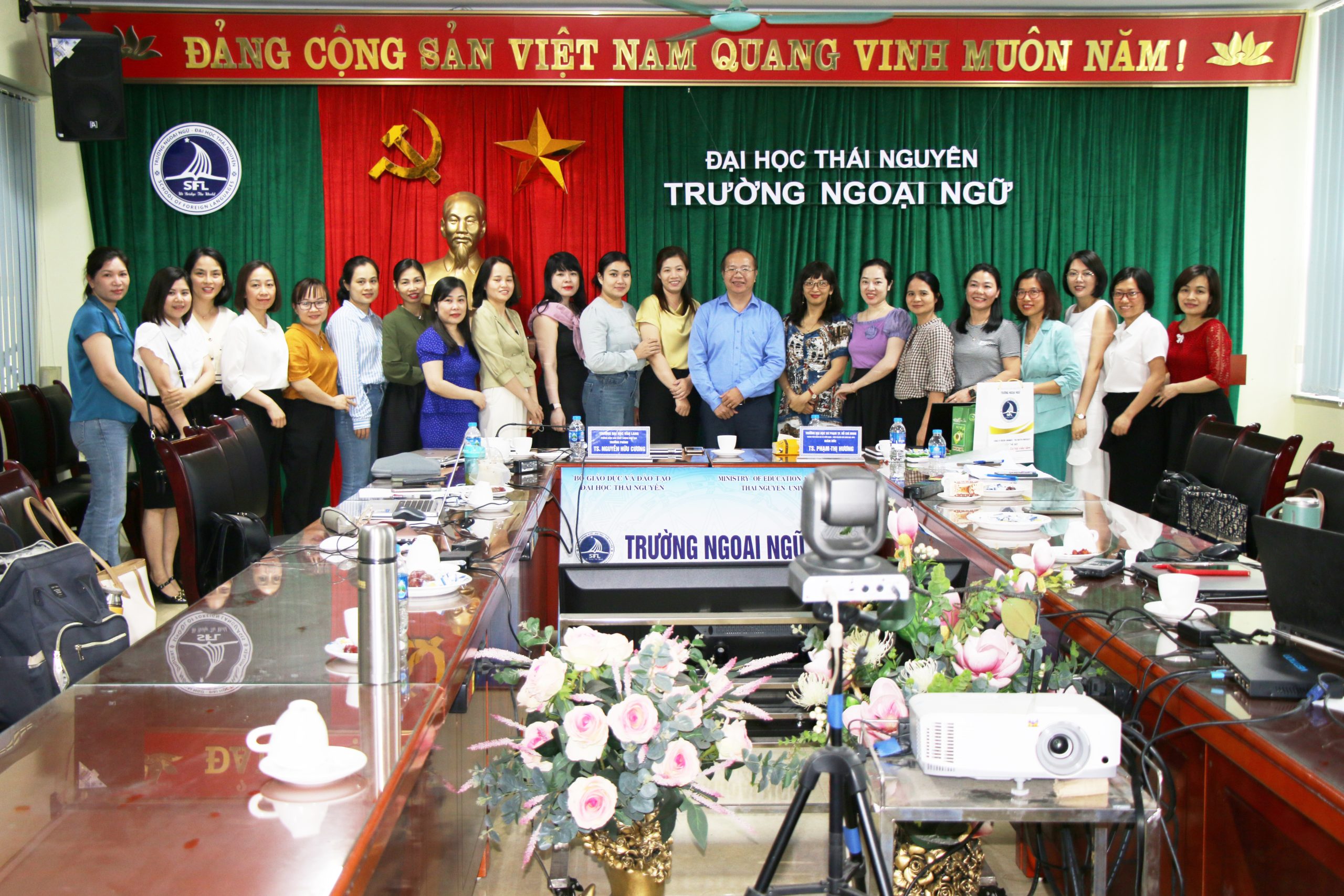 Cơ Cấu Tổ Chức Khoa Ngoại Ngữ - Đại Học Th&aacute;i Nguy&ecirc;n