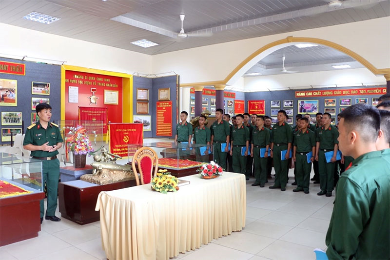 Đội ngũ giảng vi&ecirc;n