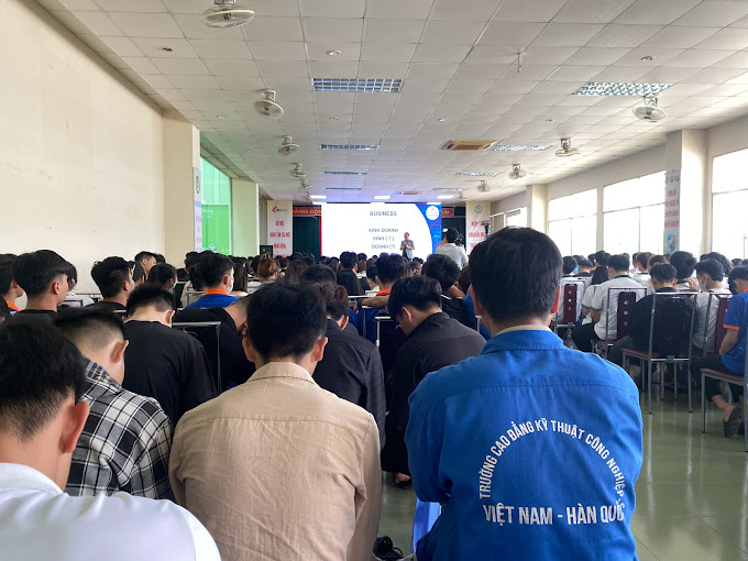 Chương Tr&igrave;nh Đ&agrave;o Tạo Đa Dạng