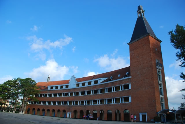 Cơ Sở Vật Chất Hiện Đại