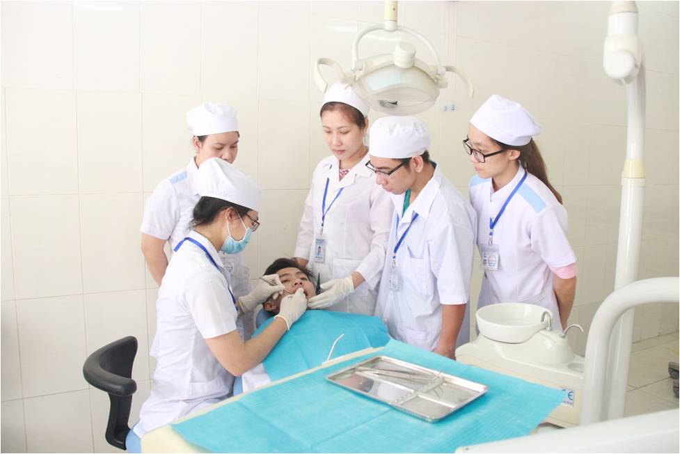 Ng&agrave;nh Kỹ Thuật Phục H&igrave;nh Răng Mức Lương
