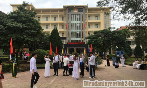 Quy định chiều cao g&acirc;y tranh c&atilde;i của ng&agrave;nh sư phạm